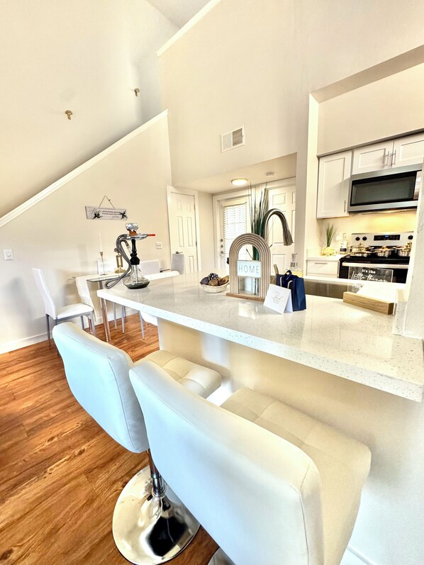 Fridge, microwave, oven, stovetop - Luxe Oasis Château – Entire Houston Home wPool Near NRG, Med Center & Galleria (Houston)