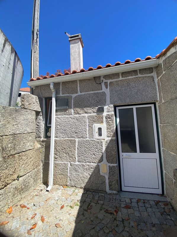 Exterior detail - Cantinho Doce (Faia)