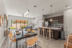 House, Multiple Beds, Pool Access, Pool View (Chic Villa Domani Retreat) | Interior