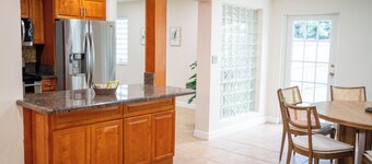 Lovely 3-bedroom house with pool in vibrant Miami