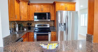 Lovely 3-bedroom house with pool in vibrant Miami