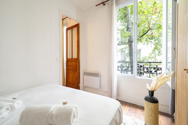 1 bedroom, WiFi, bed sheets