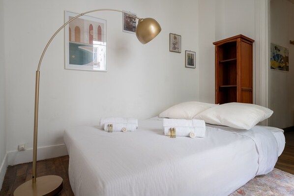 1 bedroom, WiFi, bed sheets