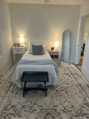 2 bedrooms, in-room safe, desk, iron/ironing board
