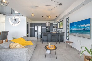 TV - Luxury villa for 10 with amazing views (Le Diamant)