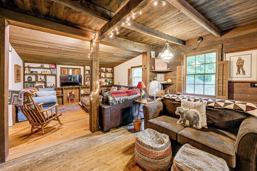 Cozy Log Living: 2BD Nantahala Escape w/ trails