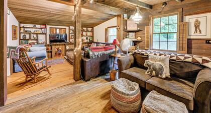 Cozy Log Living: 2BD Nantahala Escape w/ trails