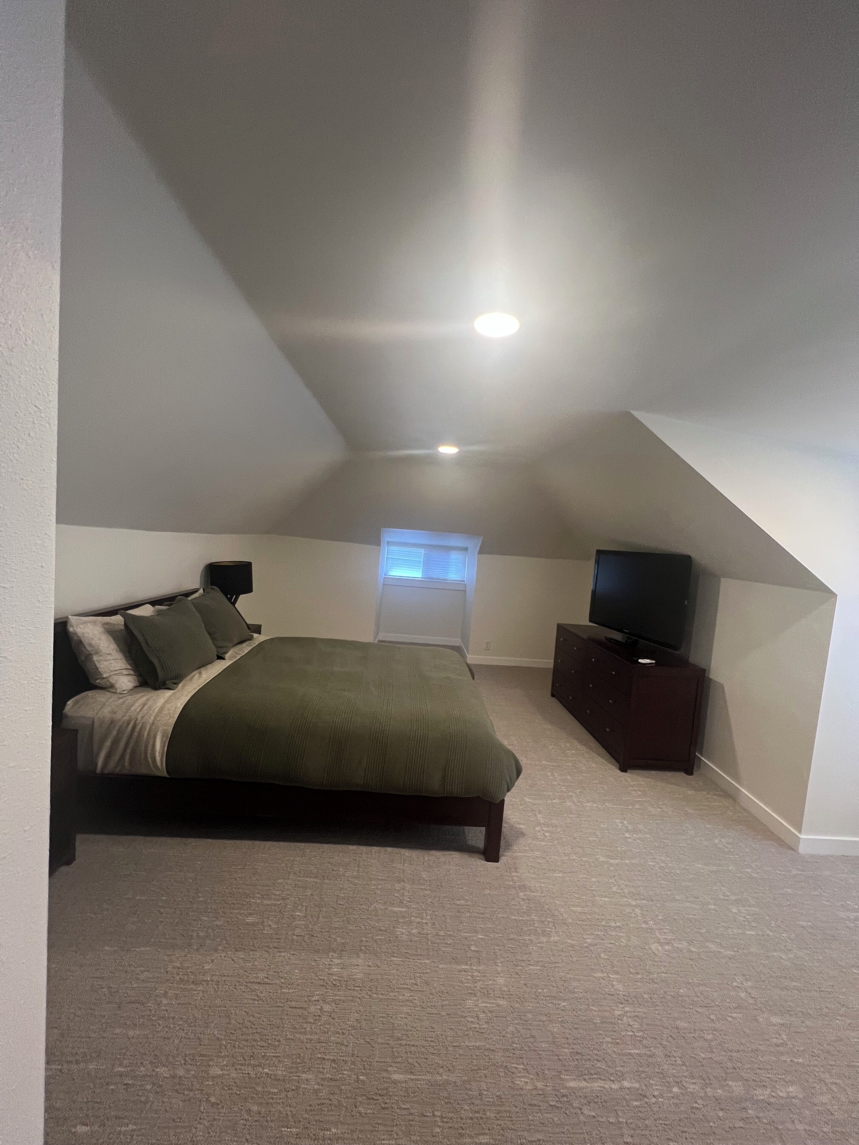 2 bedrooms, iron/ironing board, WiFi (free), bed sheets