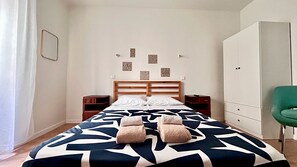 2 室のベッドルーム、アイロン / アイロン台、WiFi、ベッドシーツ