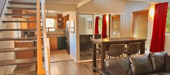 Oceanview Retreat – Walk to Beach, Dog-Friendly