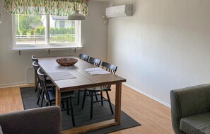 Dining - Amazing apartment in Pauliström with WiFi (Pauliström)