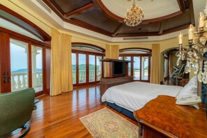 10 bedrooms, iron/ironing board, Internet, bed sheets - Casa Garmus 10 bdrs ocean views in Los Suenos (Playa Herradura)