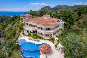 Exterior - Casa Garmus 10 bdrs ocean views in Los Suenos (Playa Herradura)