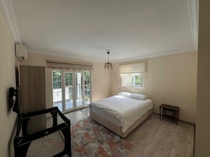 Family Villa, Pool View | Soundproofing, iron/ironing board, free WiFi