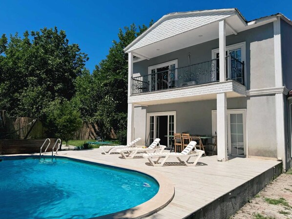 Family Villa, Pool View | Terrace/patio