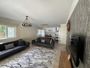 Family Villa, Pool View | Living area