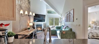 Trailside Loft at Pico | Ski-In/Out Condo w/ Loft + 2BR | Steps to Lift
