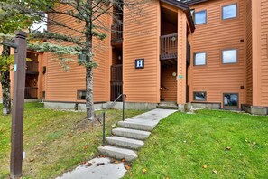 Exterior - Trailside Loft at Pico | Ski-In/Out Condo w/ Loft + 2BR | Steps to Lift (Killington)