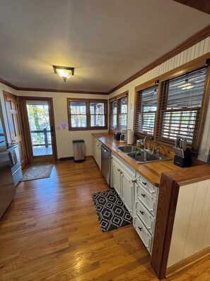 Microwave, oven, stovetop, dishwasher