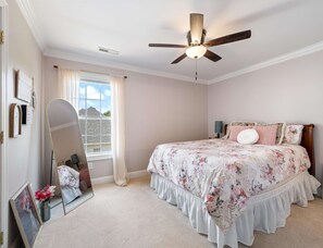 House, Multiple Beds, Patio, Garden View (Thompson's Station Serenity) | 4 bedrooms, individually decorated, individually furnished, desk