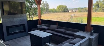 Fabulous 5-bedroom house with AC in charming Missoula