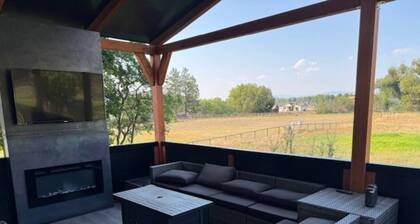 Fabulous 5-bedroom house with AC in charming Missoula