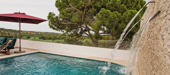Villa Panoramique: Pool & Jacuzzi & Forest Farmhouse