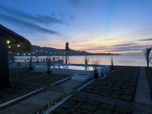 Sasak House:Private BeachFront Home