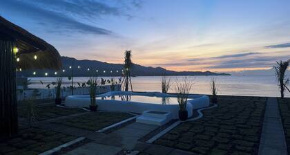 Sasak House:Private BeachFront Home