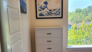 1 habitación, tabla de planchar con plancha, wifi y ropa de cama