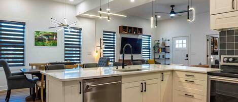 Mikrobølgeovn, ovn, kogeplade, opvaskemaskine