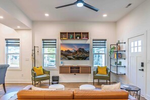 TV connectée, jeux vidéo, livres, écrans d'ordinateur