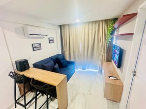 Comfort Apartment | Living area | 32-inch LED TV with digital channels - Essenza Porto de Galinhas - Flat na Praia (Ipojuca)