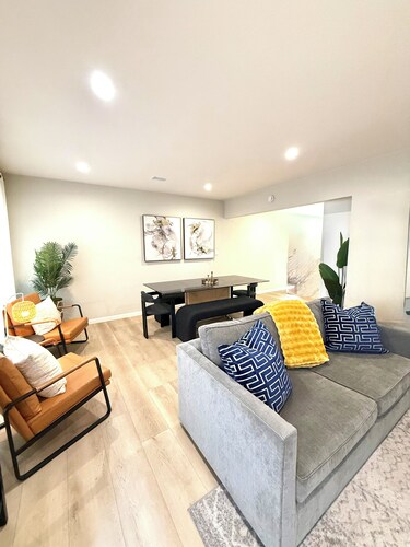 Classy 4-bedroom house with AC in Redondo Beach