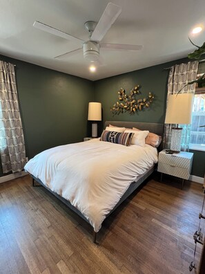 2 bedrooms, desk, iron/ironing board, free WiFi