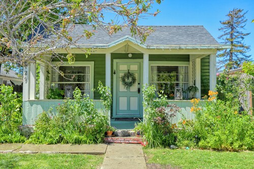 Charming Arroyo Cottage walking distance from Old Town Arroyo