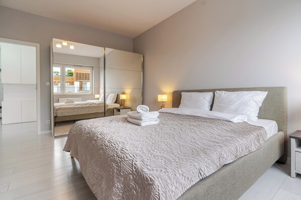 2 bedrooms, iron/ironing board, WiFi, bed sheets