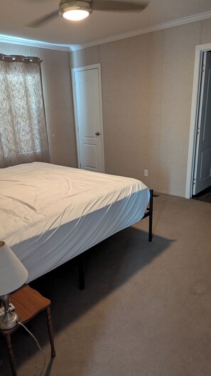 4 室のベッドルーム、WiFi (無料)