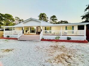 Exterior - Charming  home in Santa Rosa Beach, FL, located near 30A  Beaches and Destin. (Santa Rosa Beach)