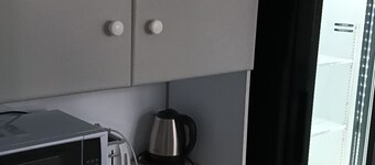 3 Beds including 2 Double Beds and 1 Sofa Beds up to 6 People House, 22A Pererika St, Rotorua