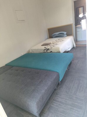 1 dormitorio, tabla de planchar con plancha, wifi gratis y ropa de cama