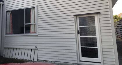 2 Double Bed including 1 double sofa bed Studio, 7a Rangiatea Road, Epsom