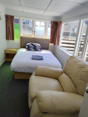 4 habitaciones, tabla de planchar con plancha y wifi gratis