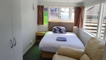 4 bedrooms, iron/ironing board, free WiFi, bed sheets