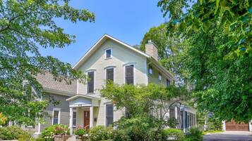 House | 5 bedrooms, Internet