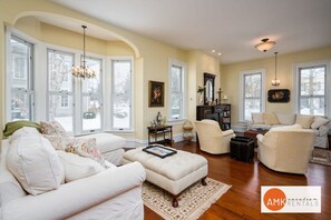 House | 5 bedrooms, Internet
