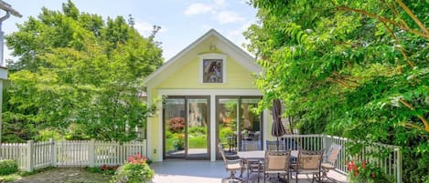 House | Terrace/patio