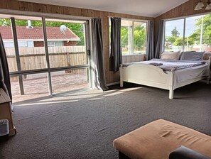 3 bedrooms, iron/ironing board, free WiFi, bed sheets