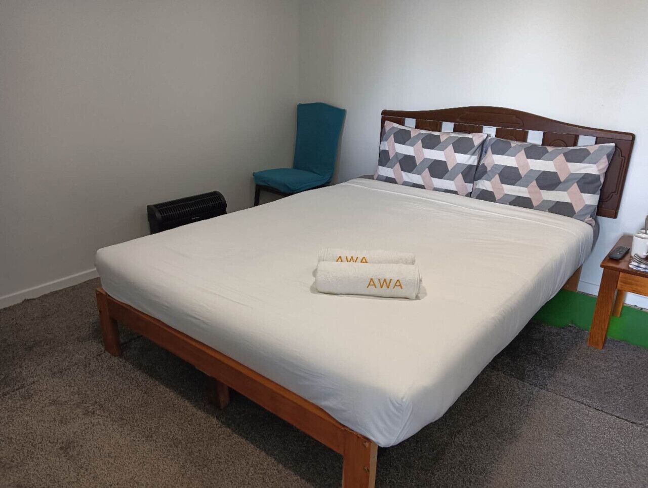 1 chambre, fer et planche à repasser, Wi-Fi gratuit, draps fournis