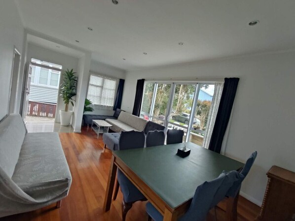Living area - 7 Beds including 4 Double Beds, 1 Single Bed, 2 Double Sofa Beds, 8 Renton Road, Mt Albert, Auckland (Auckland)